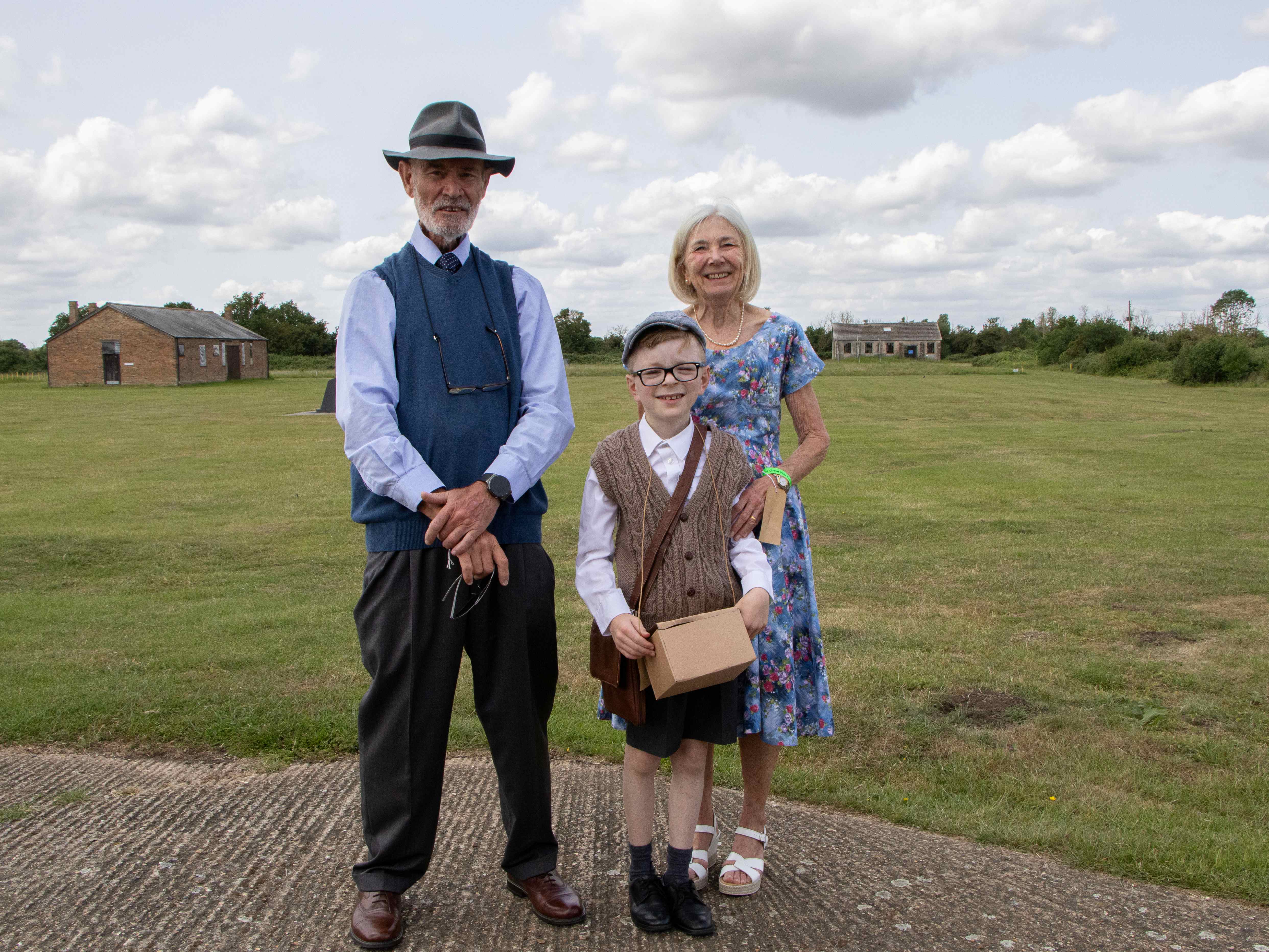 Evacuees!    event    at    Stow    Maries    Great    War    Aerodrome    -    Steve    and    Linda    Jones    with    grandson    Stanley    PIC    CREDIT    ETHAN    HENSMAN    SMGWA
